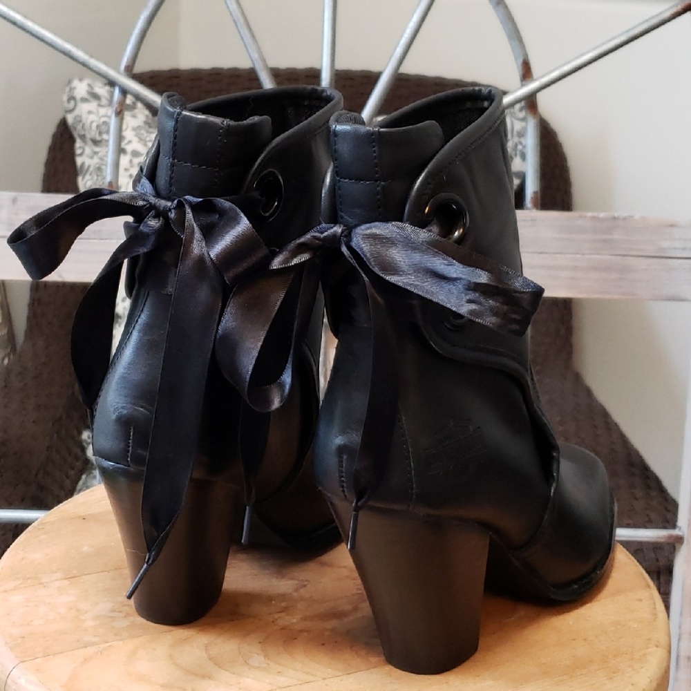 Harley Davidson Boots with Ribbon sz 9